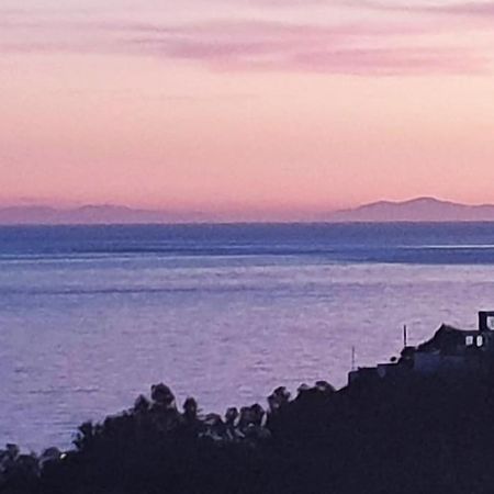 شقة Luxury Penthouse With Sea&Mountain Views & Hot Tub - Tranquility & Rest بينالماذينا المظهر الخارجي الصورة